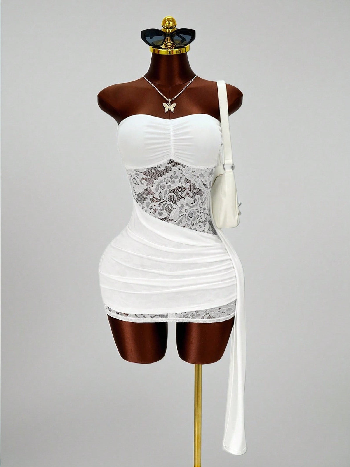 Sleeveless hollowed out slim fit dress