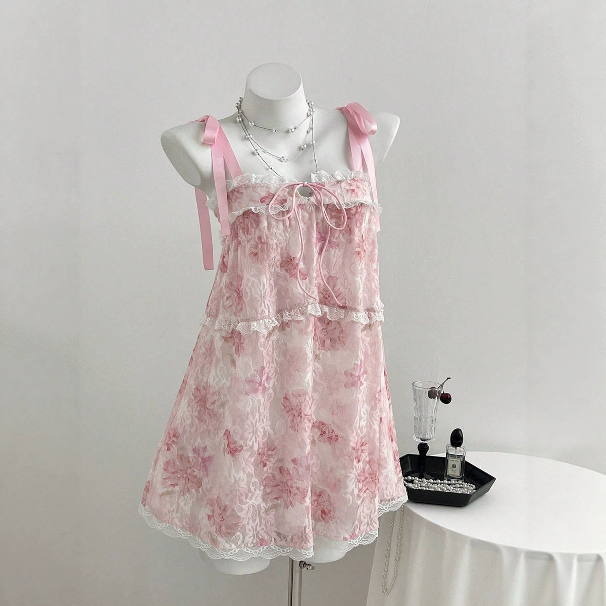 Backless lace strap women's suspender dress