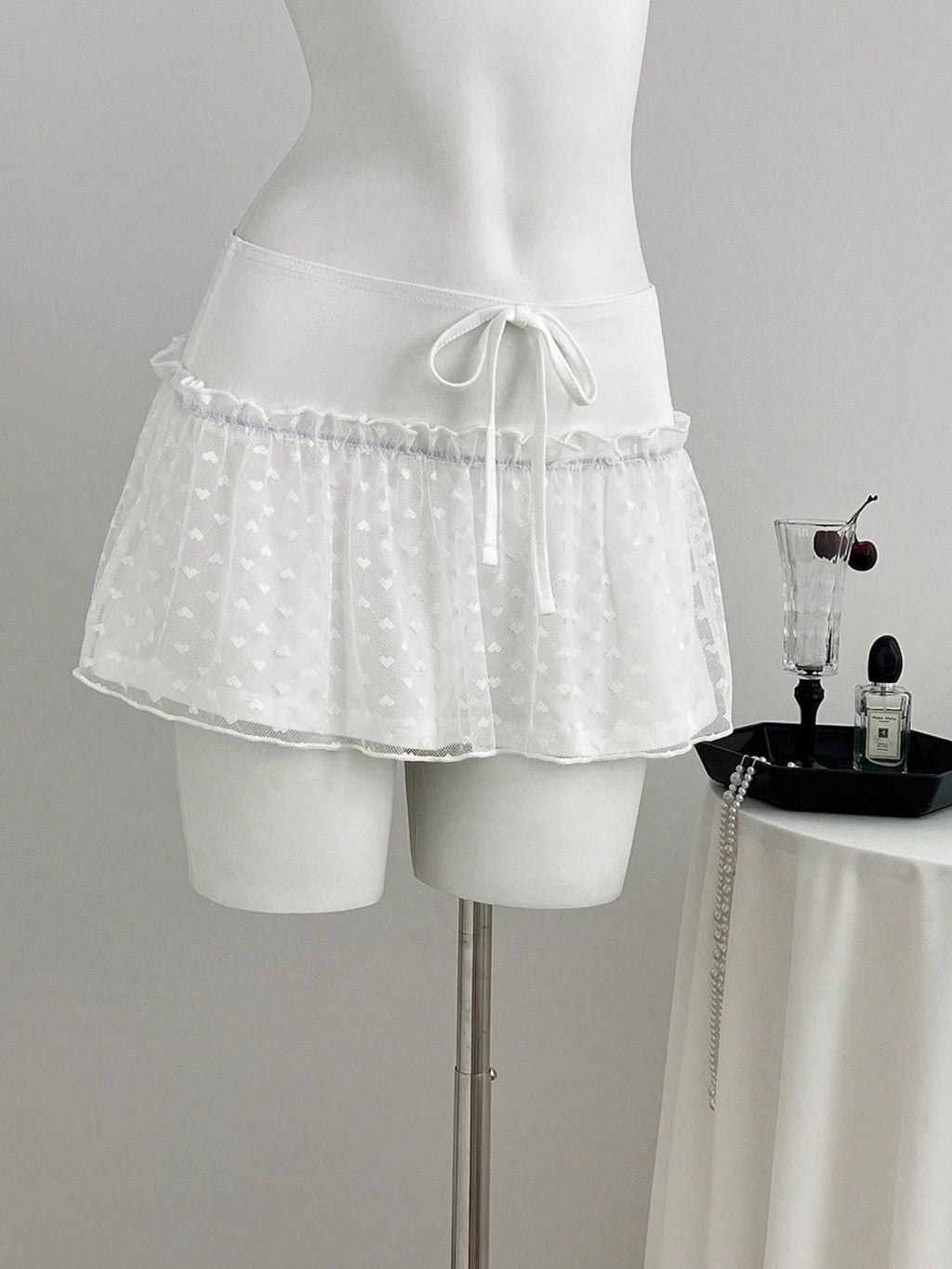 Lace low waisted short skirt