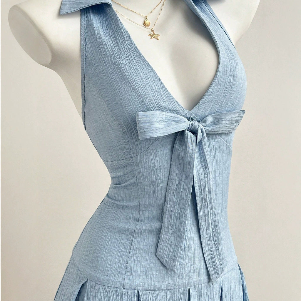 V-neck sleeveless dress