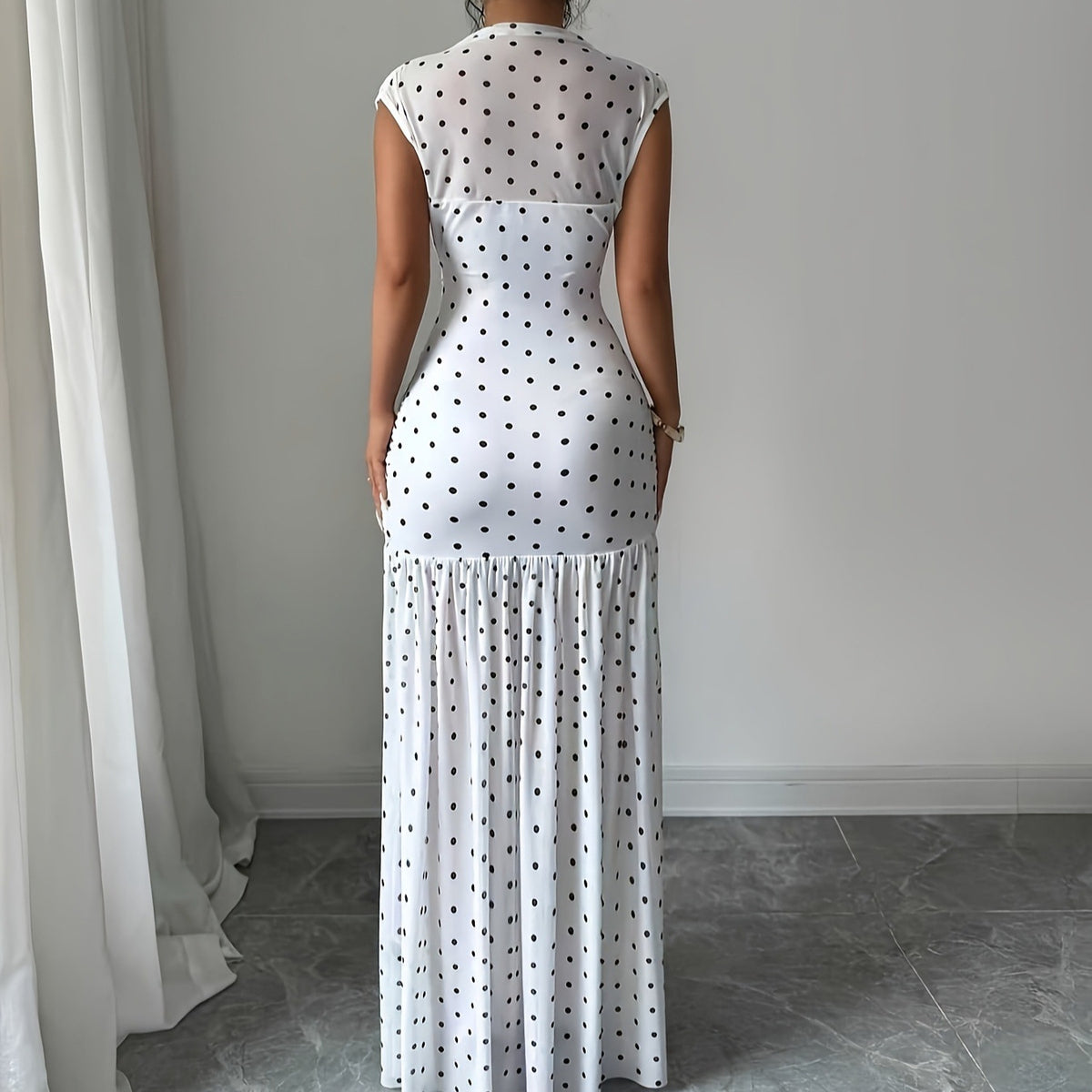 Fashionable Polka Dot Pleated Fitted Elegant Sleeveless Long Dress for Women