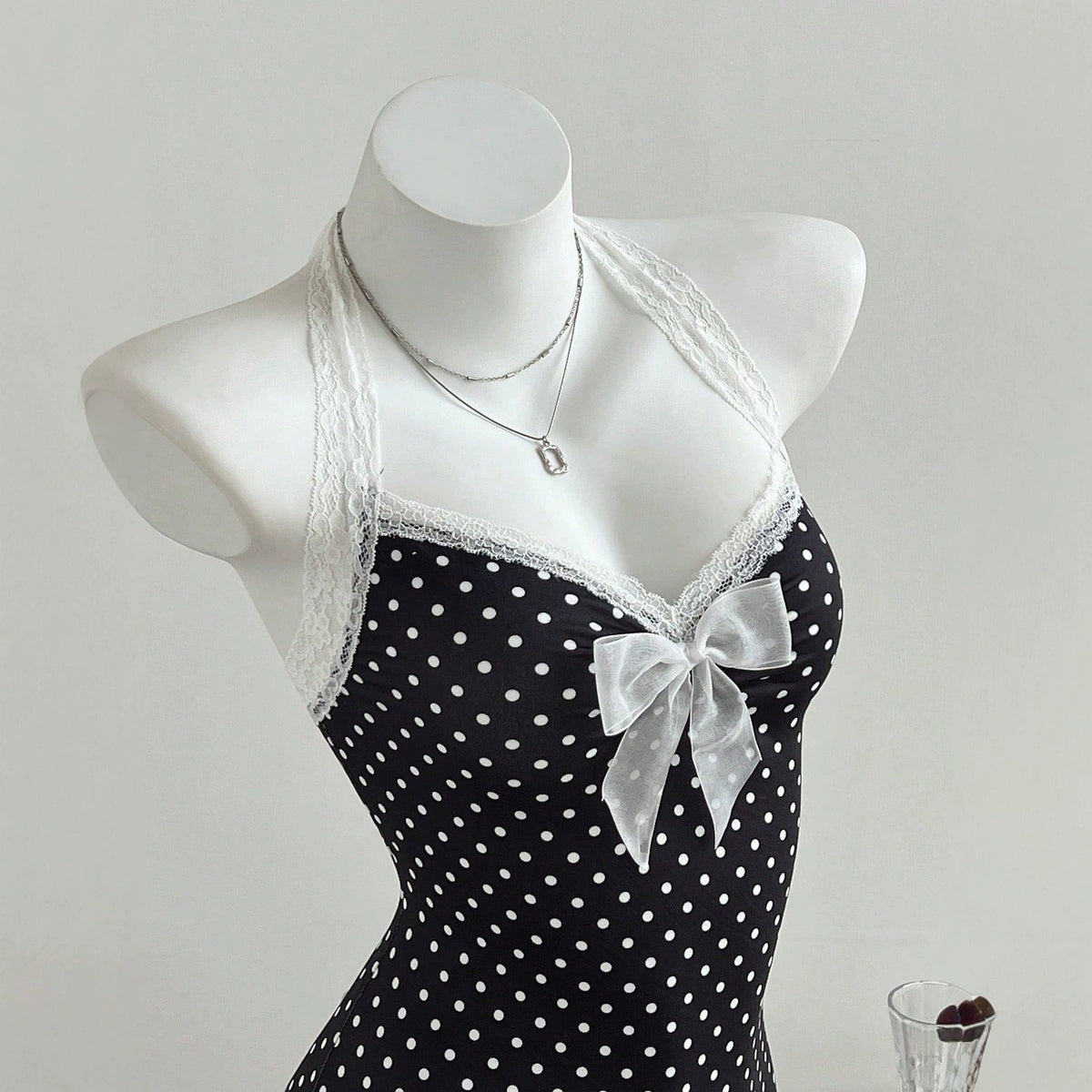 Polka dot lace waist cinching short skirt