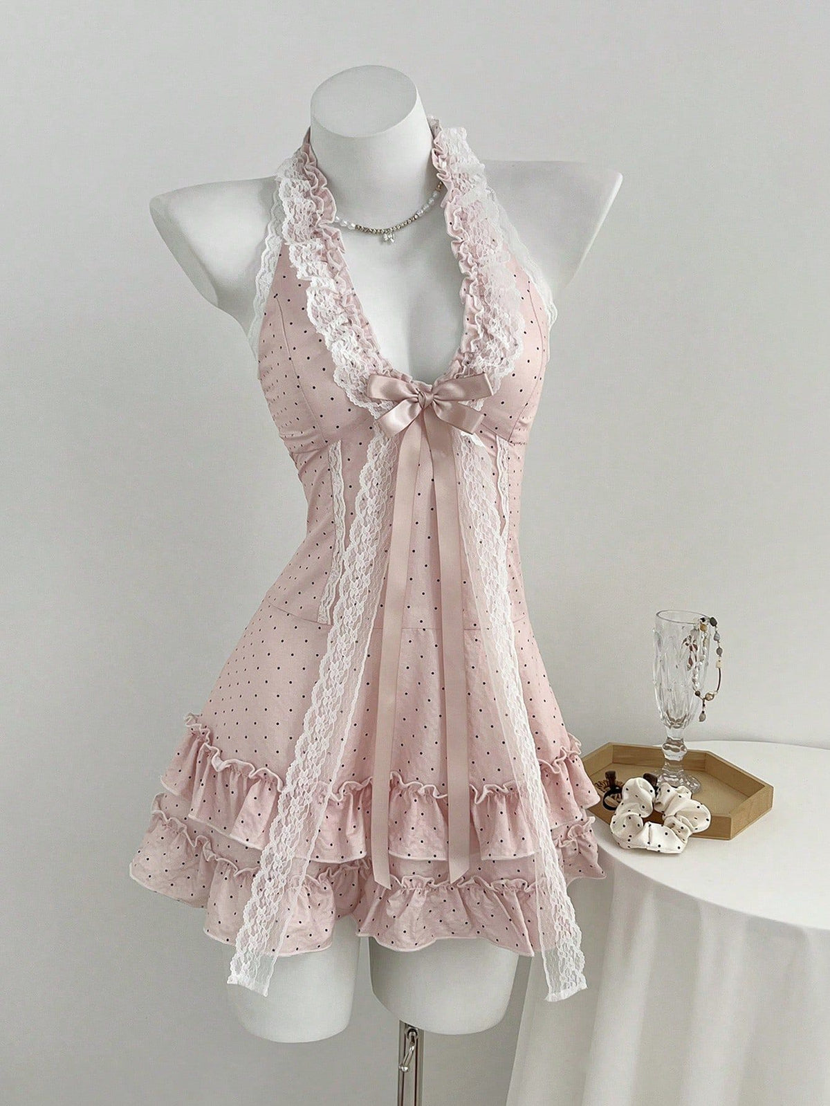 V-neck waist cinched women's dress