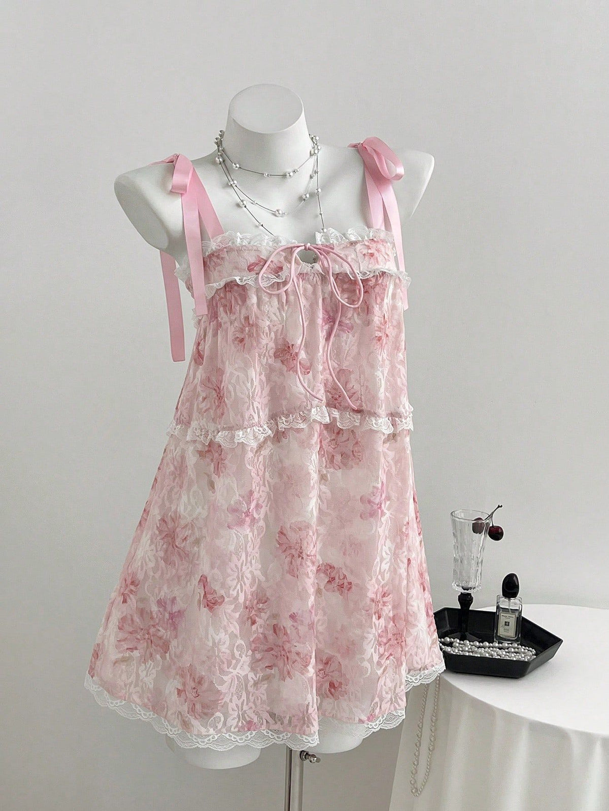 Backless lace strap women's suspender dress