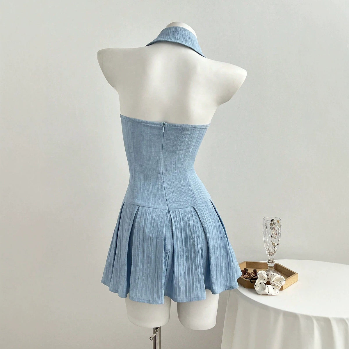 V-neck sleeveless dress