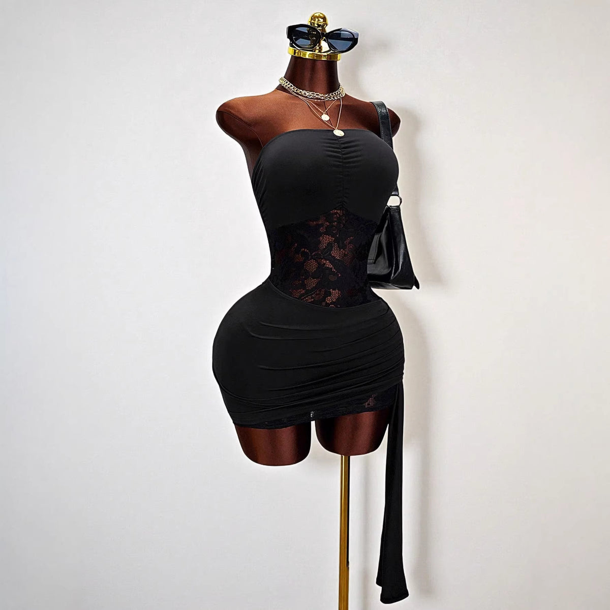 Sleeveless hollowed out slim fit dress