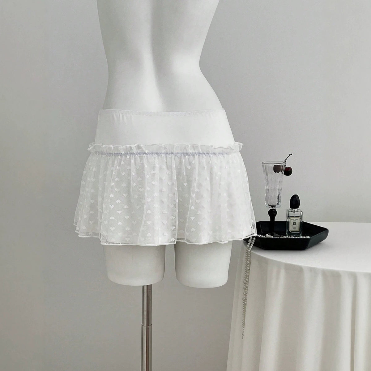 Lace low waisted short skirt