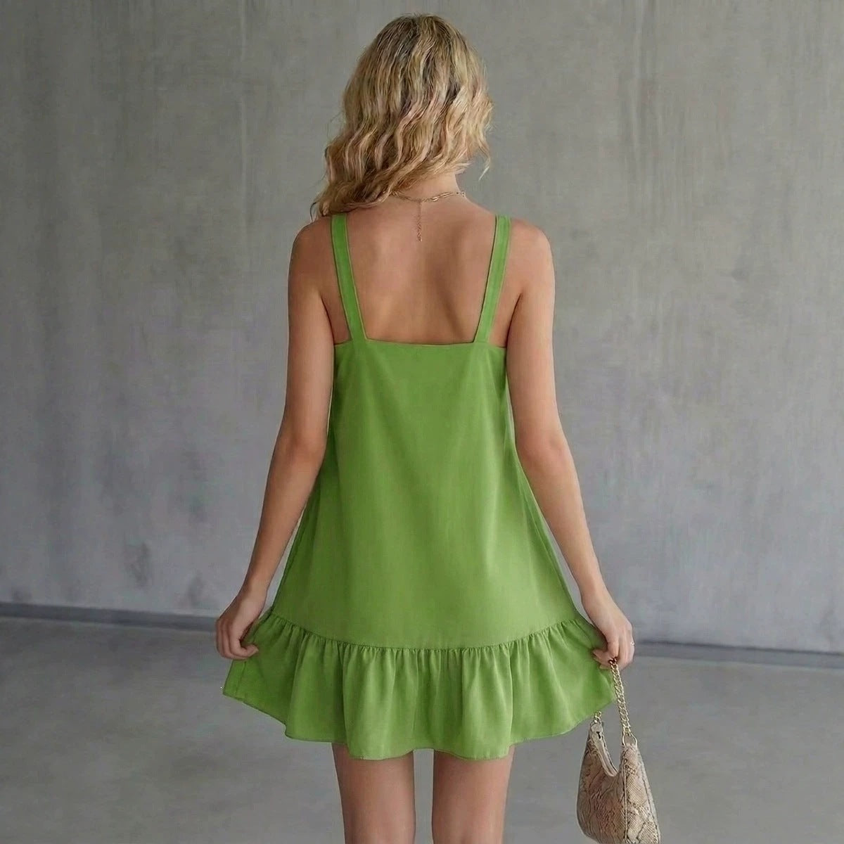 Style Solid Color V-Neck Women's Ruffle Bubble Strap Mini Skirt