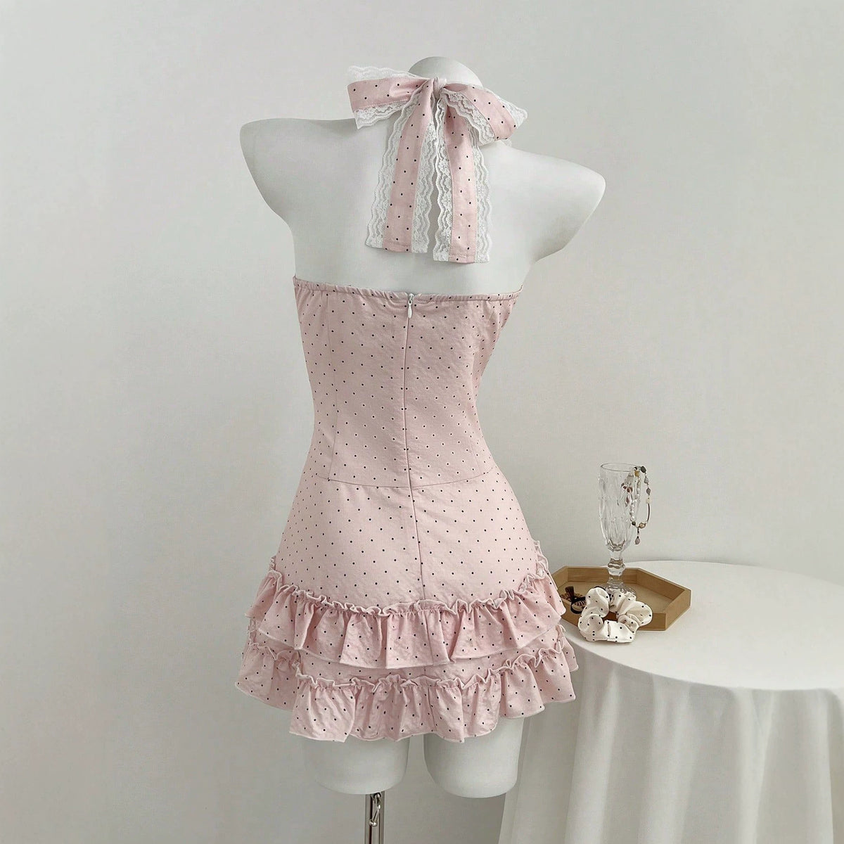 V-neck waist cinched women's dress