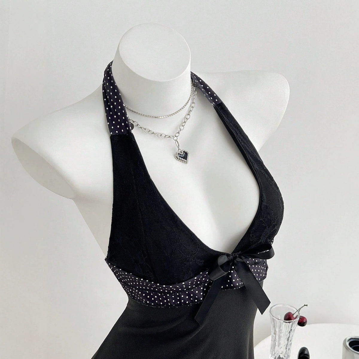 V-neck hanging neck strap slim fit dress
