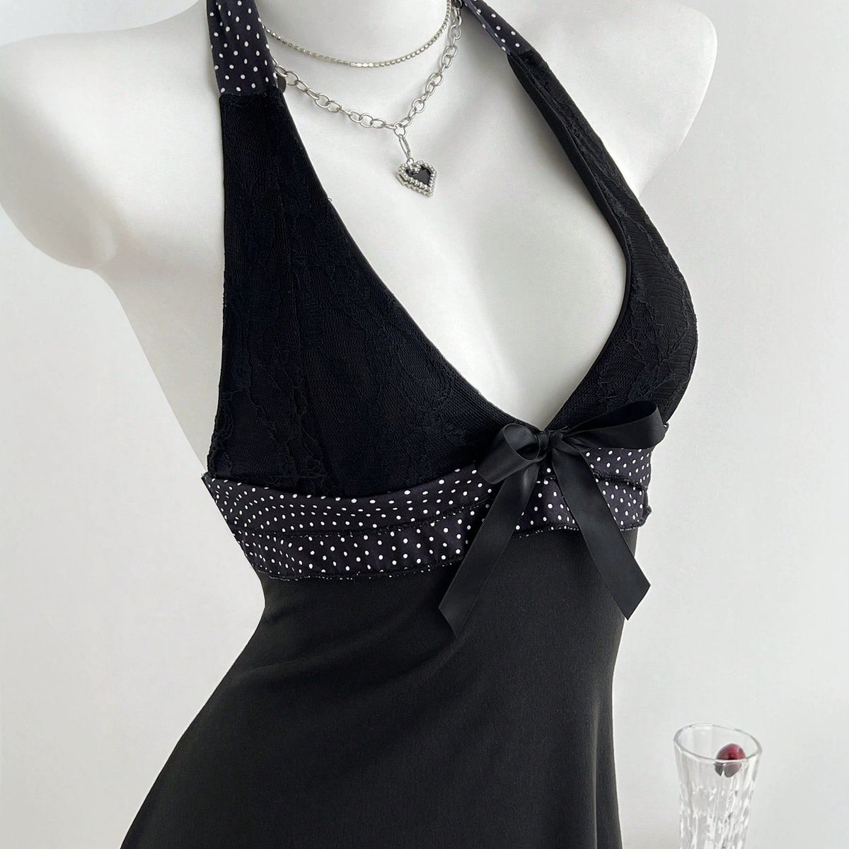 V-neck hanging neck strap slim fit dress