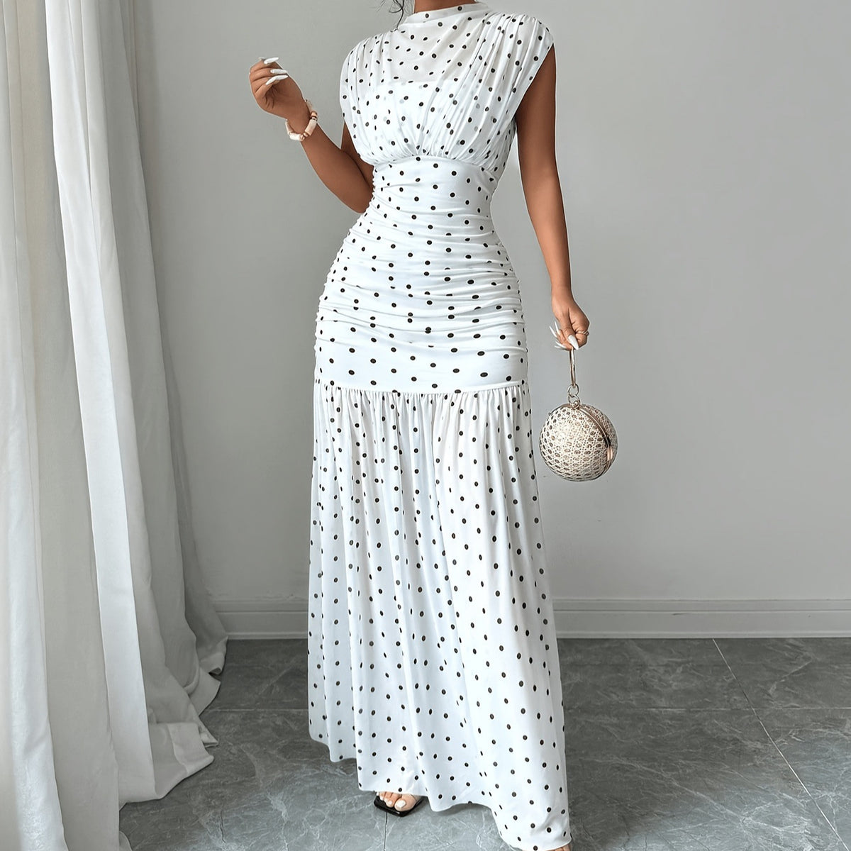 Fashionable Polka Dot Pleated Fitted Elegant Sleeveless Long Dress for Women