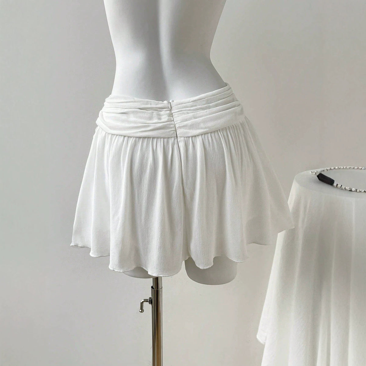 Low waist short skirt