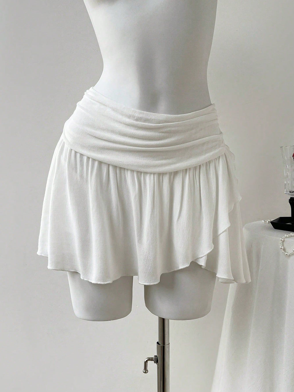 Low waist short skirt